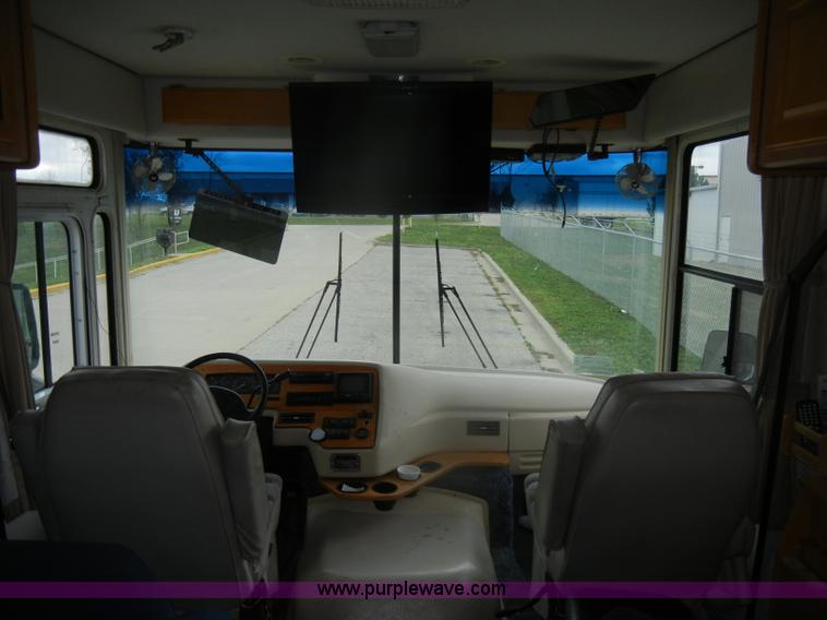 image for item D4750 1998 Gulf Stream Sun Voyager RV