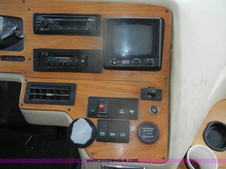 image for item D4750 1998 Gulf Stream Sun Voyager RV