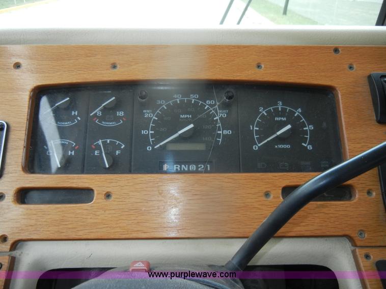 image for item D4750 1998 Gulf Stream Sun Voyager RV