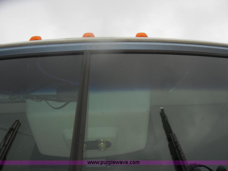 image for item D4750 1998 Gulf Stream Sun Voyager RV