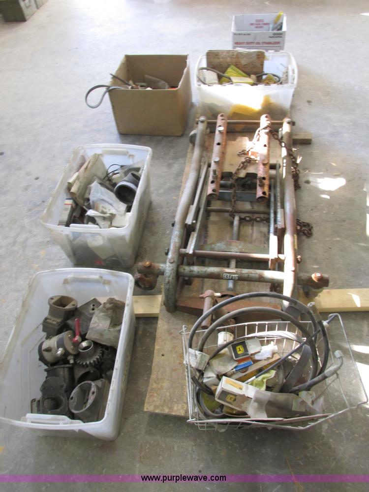 image for item E3561 Assorted tools