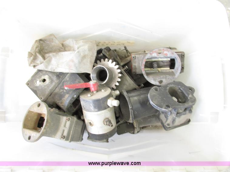 image for item E3561 Assorted tools