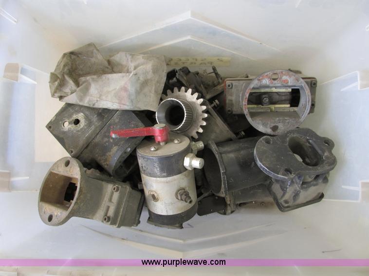 image for item E3561 Assorted tools