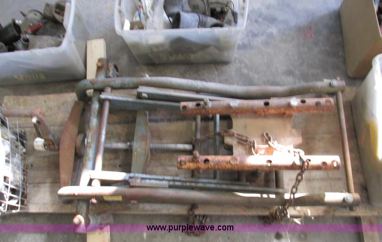 image for item E3561 Assorted tools