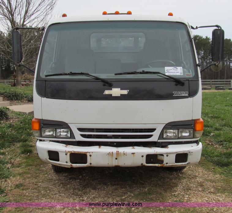 image for item E3567 2000 Chevrolet W4500 truck