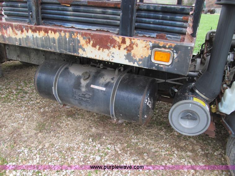 image for item E3567 2000 Chevrolet W4500 truck