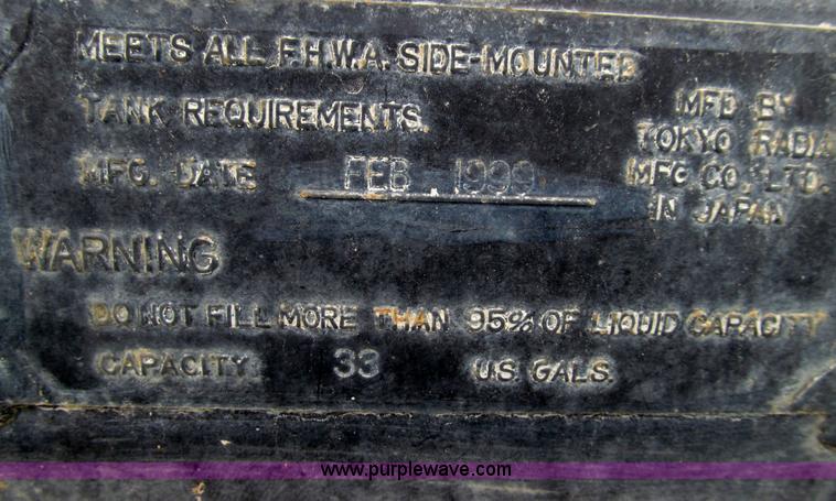 image for item E3567 2000 Chevrolet W4500 truck