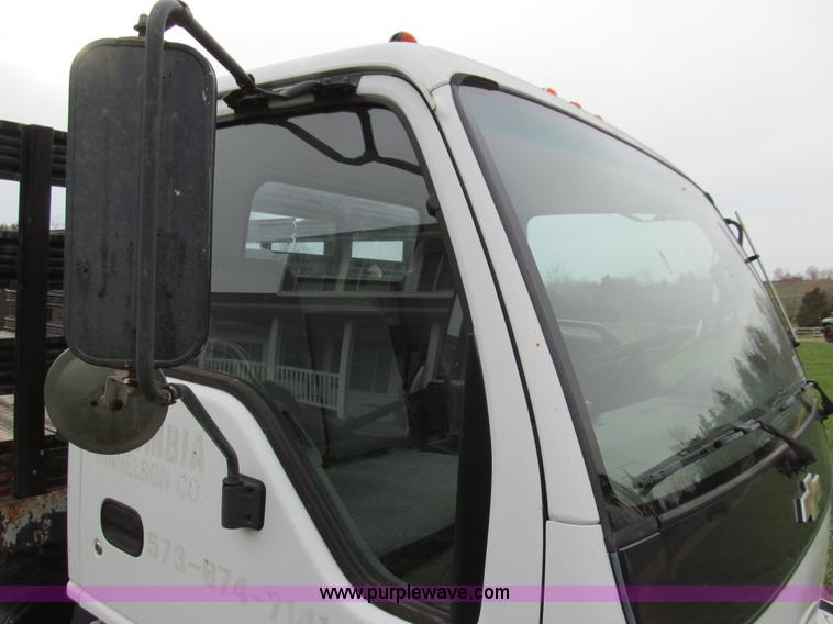 image for item E3567 2000 Chevrolet W4500 truck