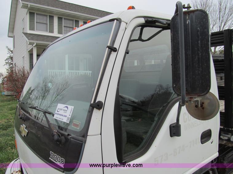 image for item E3567 2000 Chevrolet W4500 truck