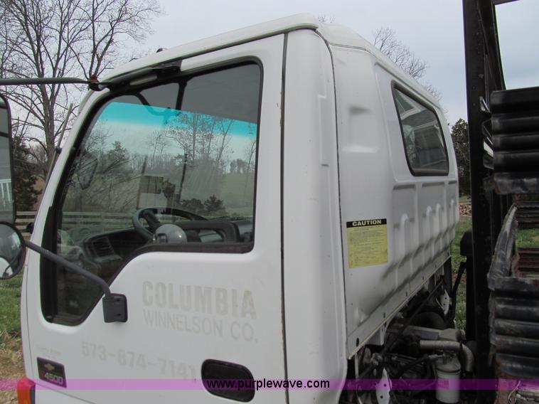 image for item E3567 2000 Chevrolet W4500 truck