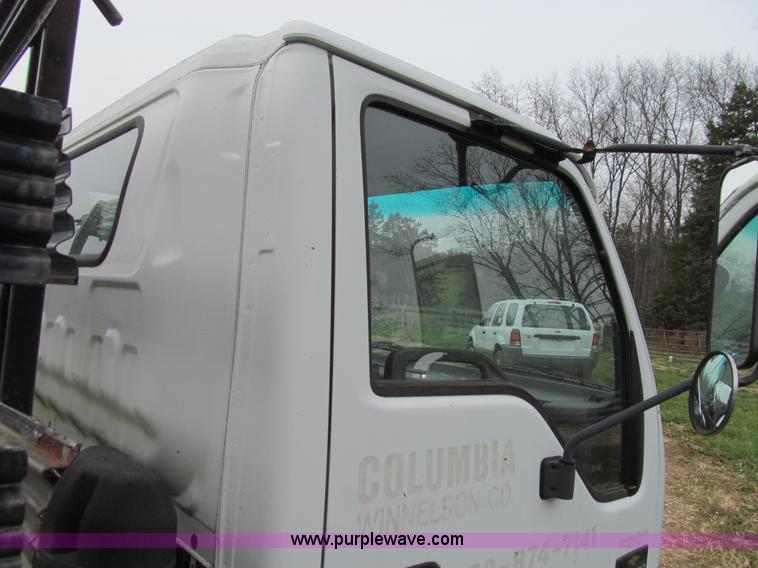 image for item E3567 2000 Chevrolet W4500 truck