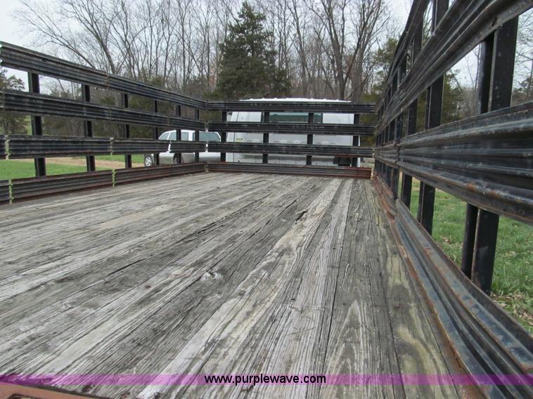 image for item E3567 2000 Chevrolet W4500 truck