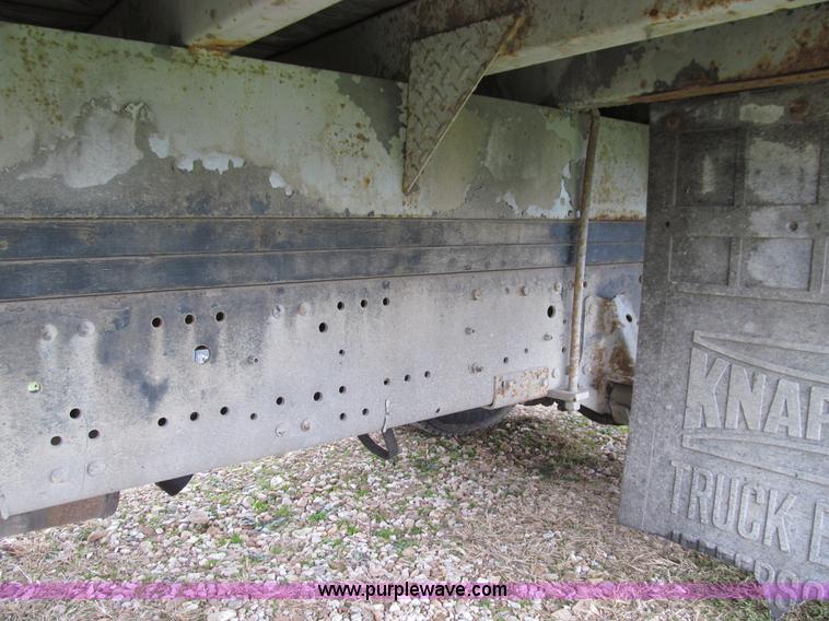 image for item E3567 2000 Chevrolet W4500 truck