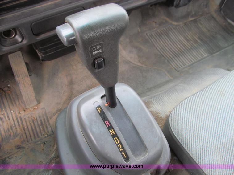 image for item E3567 2000 Chevrolet W4500 truck