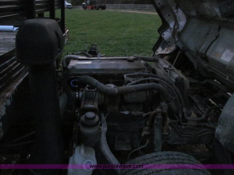 image for item E3567 2000 Chevrolet W4500 truck