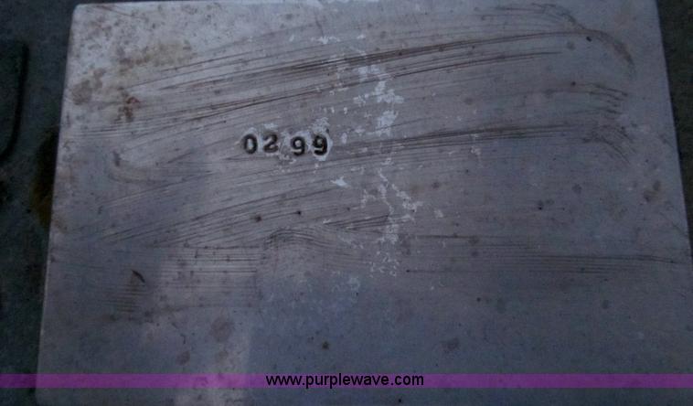 image for item E3567 2000 Chevrolet W4500 truck