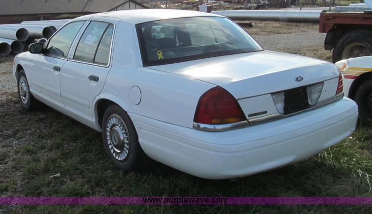 image for item E3575 2002 Ford Crown Victoria Police Interceptor