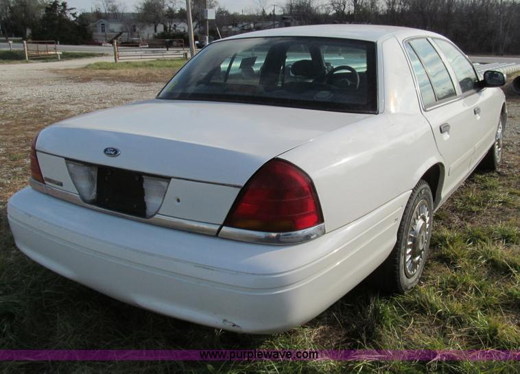 image for item E3575 2002 Ford Crown Victoria Police Interceptor