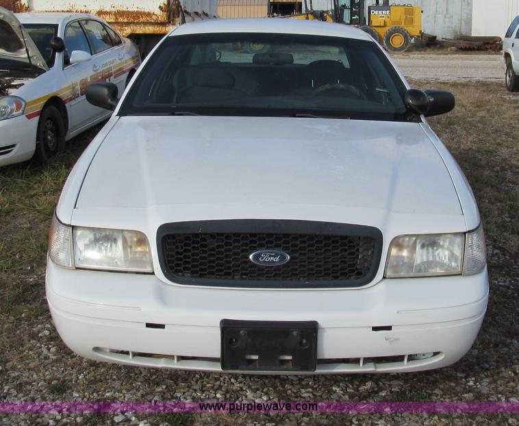 image for item E3575 2002 Ford Crown Victoria Police Interceptor
