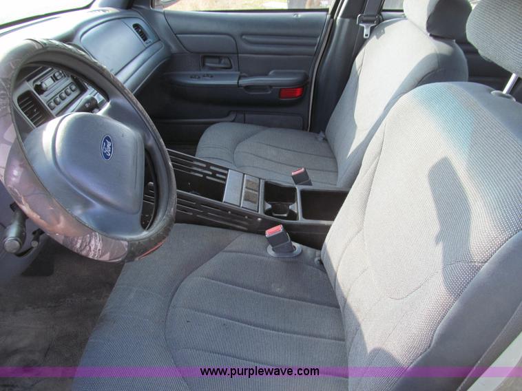 image for item E3575 2002 Ford Crown Victoria Police Interceptor