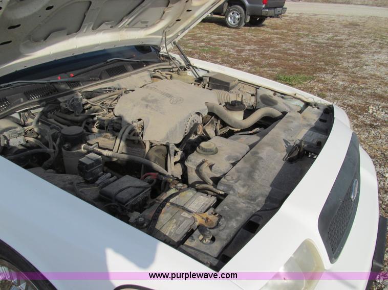 image for item E3575 2002 Ford Crown Victoria Police Interceptor