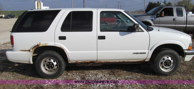 image for item E3576 1999 Chevrolet Blazer SUV