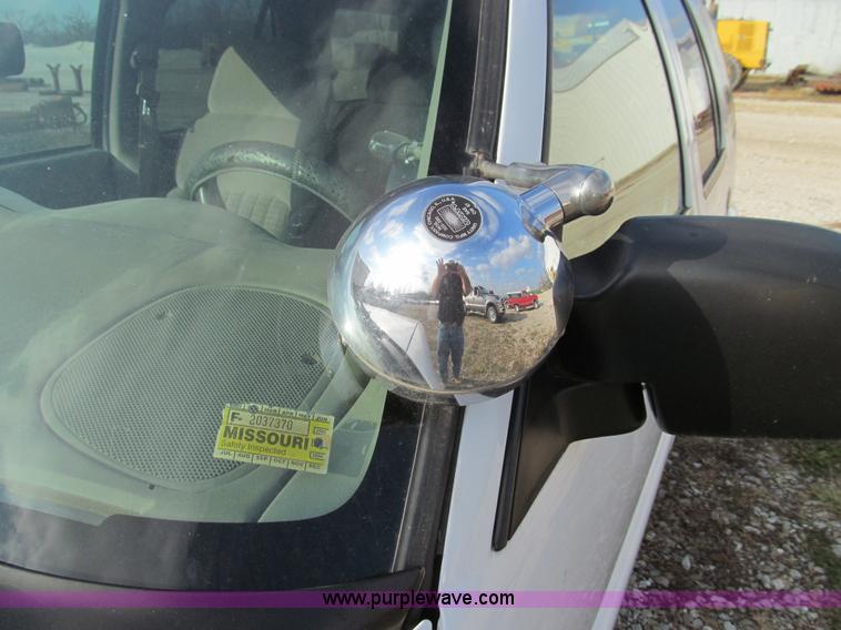 image for item E3576 1999 Chevrolet Blazer SUV