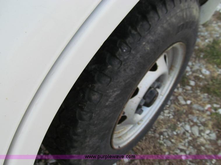 image for item E3576 1999 Chevrolet Blazer SUV