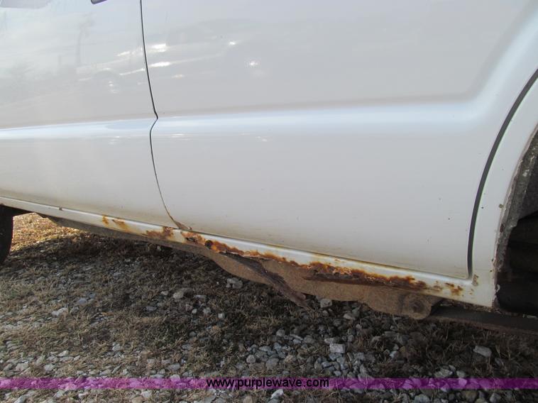 image for item E3576 1999 Chevrolet Blazer SUV