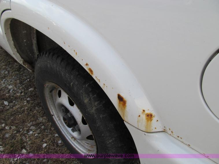 image for item E3576 1999 Chevrolet Blazer SUV