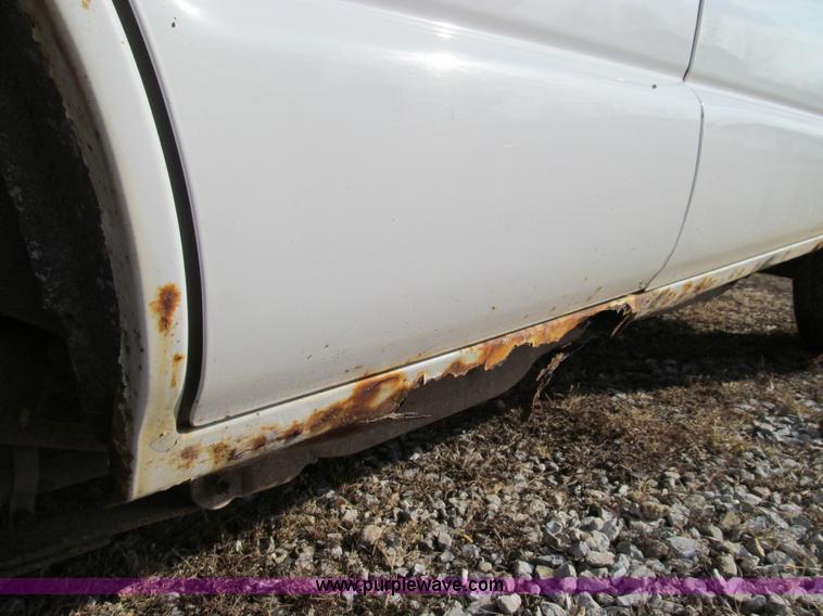 image for item E3576 1999 Chevrolet Blazer SUV