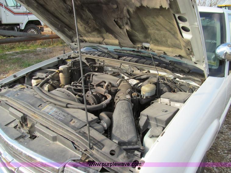 image for item E3576 1999 Chevrolet Blazer SUV