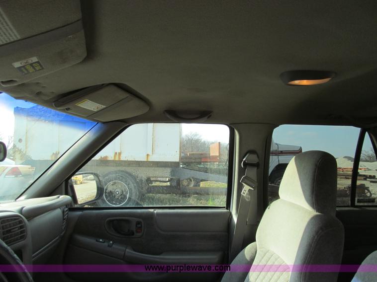 image for item E3576 1999 Chevrolet Blazer SUV