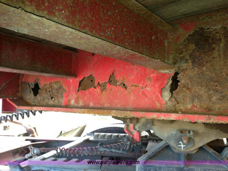 image for item E4225 1995 Daco dual tandem axle flatbed trailer