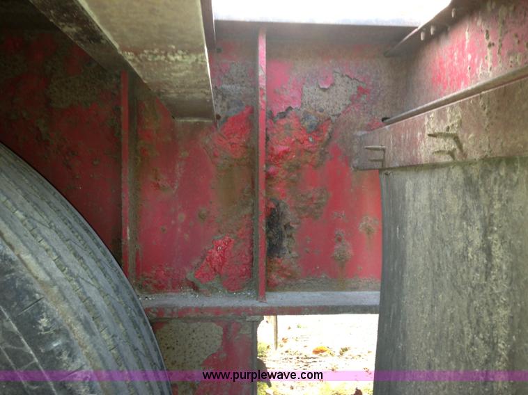 image for item E4225 1995 Daco dual tandem axle flatbed trailer