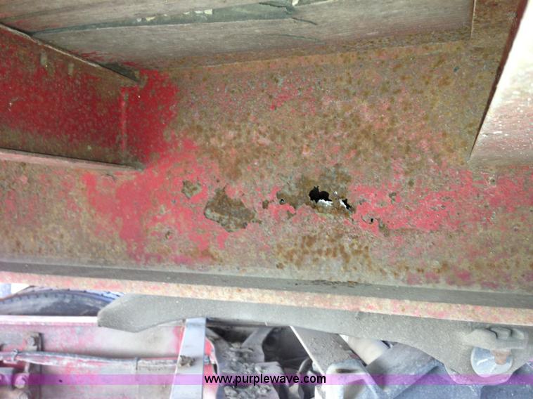 image for item E4225 1995 Daco dual tandem axle flatbed trailer