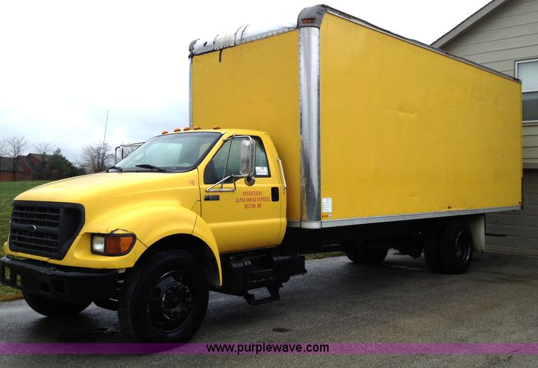 image for item E5691 2000 Ford F650 XL Super Duty box truck