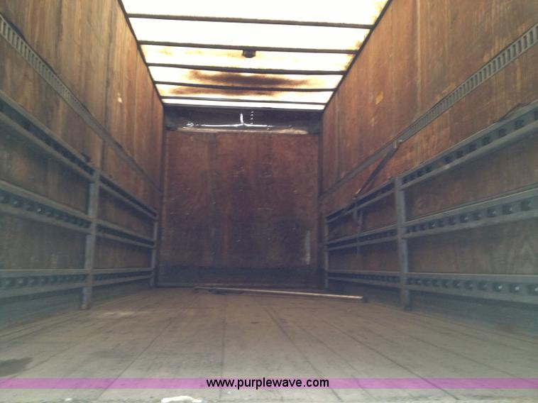 image for item E5691 2000 Ford F650 XL Super Duty box truck