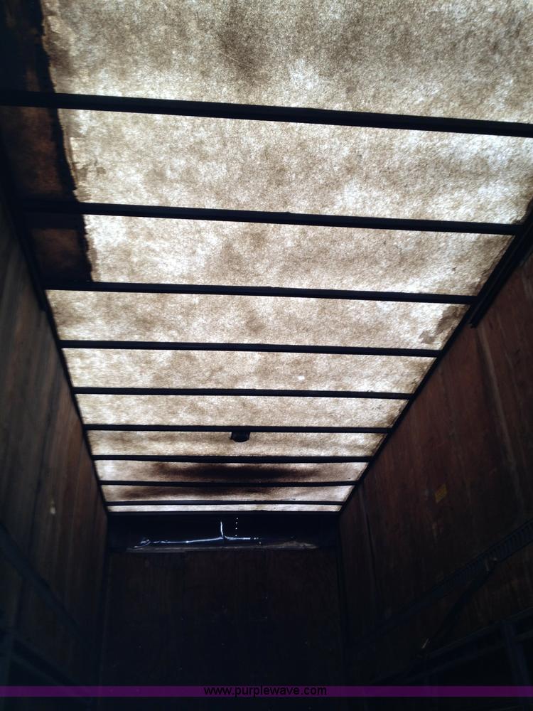 image for item E5691 2000 Ford F650 XL Super Duty box truck