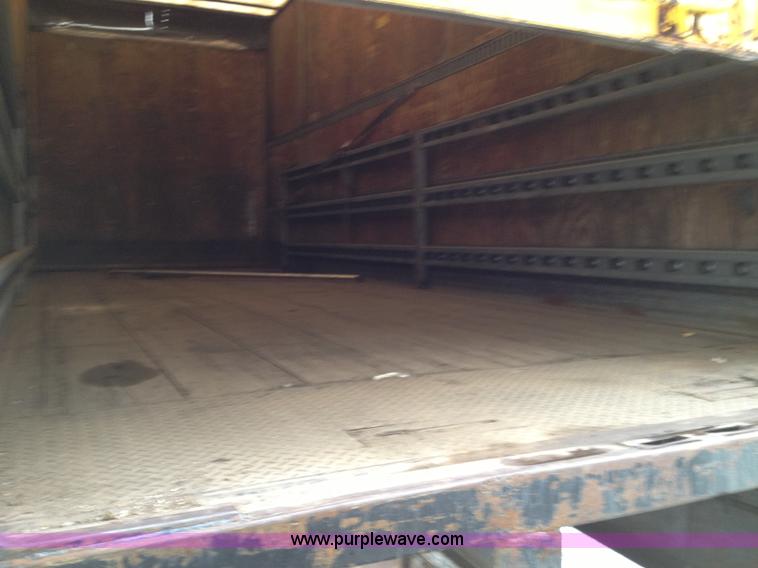 image for item E5691 2000 Ford F650 XL Super Duty box truck