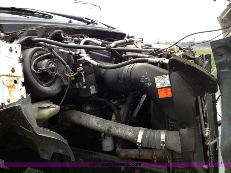 image for item E5691 2000 Ford F650 XL Super Duty box truck