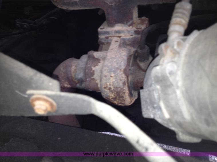 image for item E5691 2000 Ford F650 XL Super Duty box truck