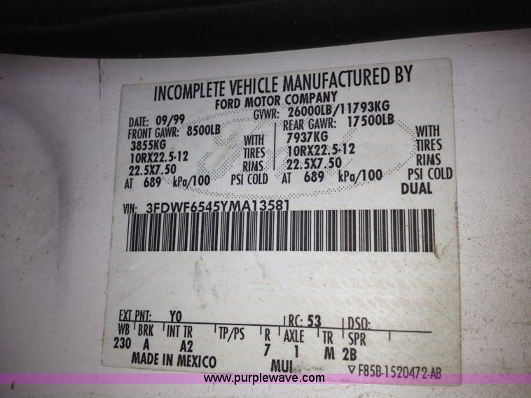 image for item E5691 2000 Ford F650 XL Super Duty box truck