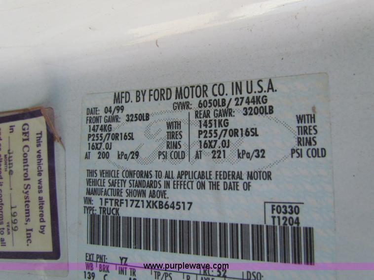 image for item E8104 1999 Ford F150 XL pickup truck