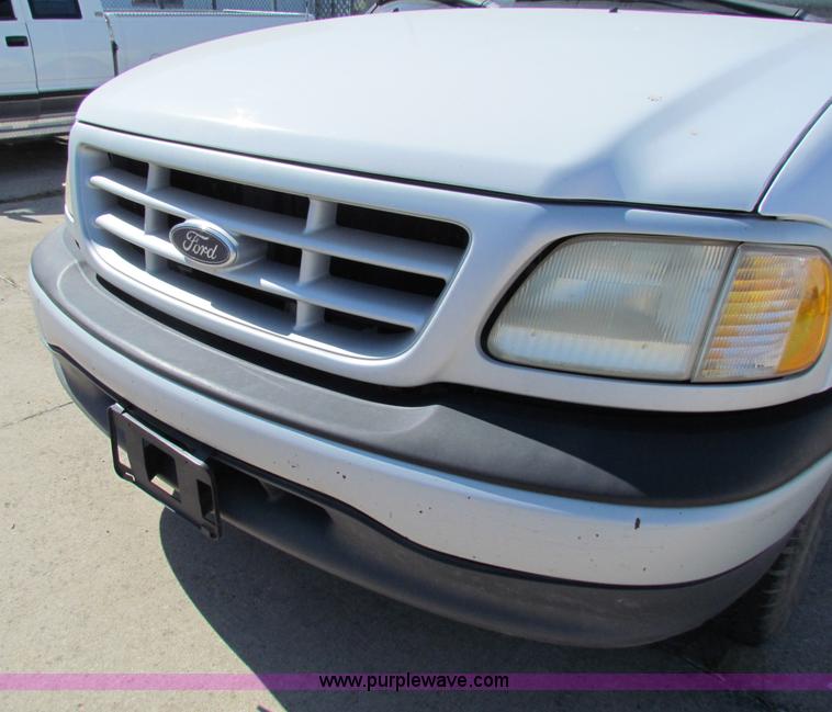 image for item E8104 1999 Ford F150 XL pickup truck