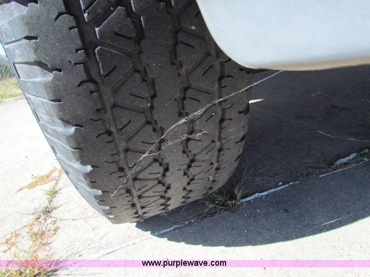 image for item E8104 1999 Ford F150 XL pickup truck