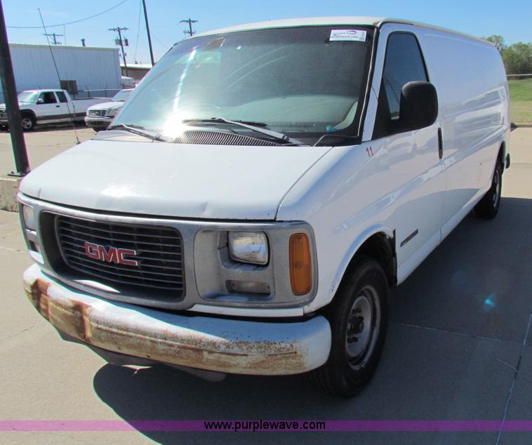 image for item E8107 1997 GMC Savana 2500 van