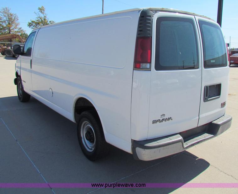 image for item E8107 1997 GMC Savana 2500 van