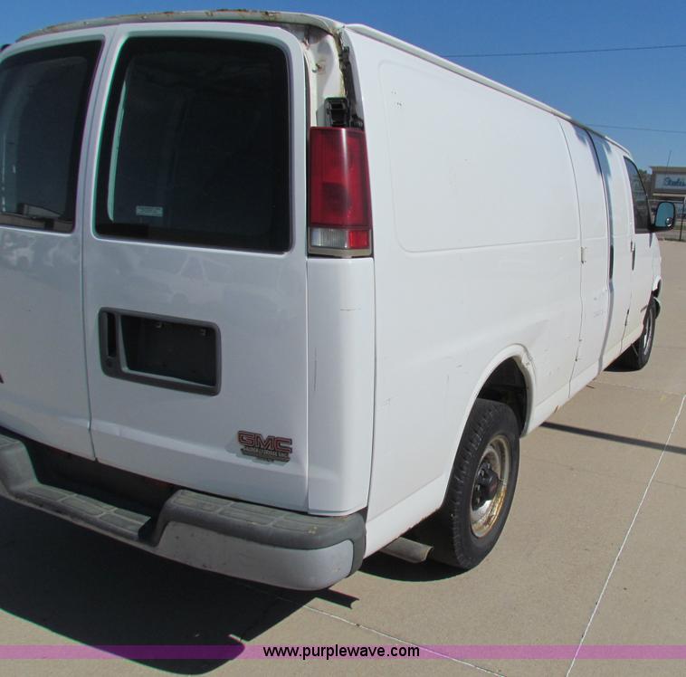 image for item E8107 1997 GMC Savana 2500 van