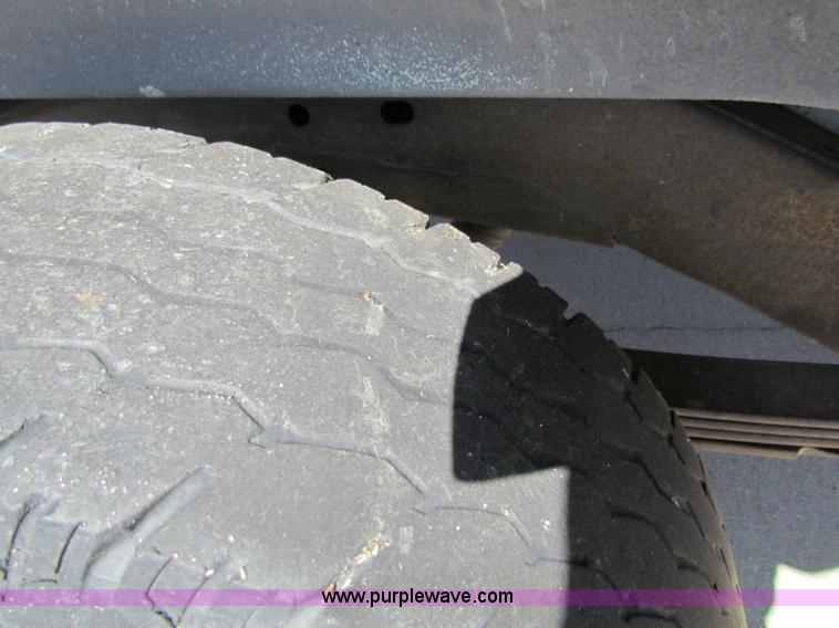 image for item E8107 1997 GMC Savana 2500 van